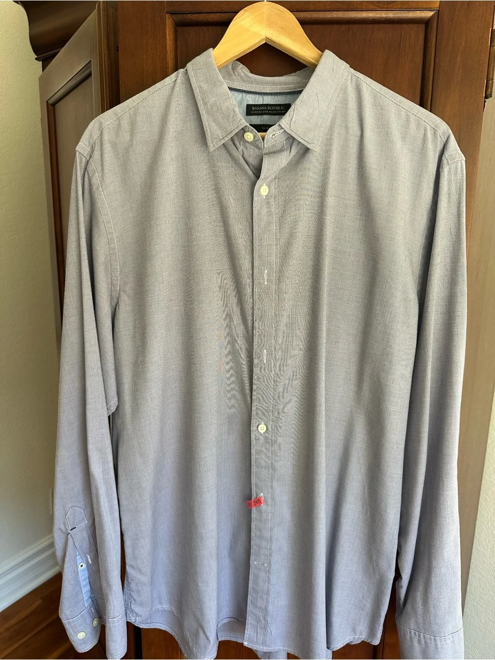Banana Republic Men's Light Gray Long-Sleeve Button Shirt